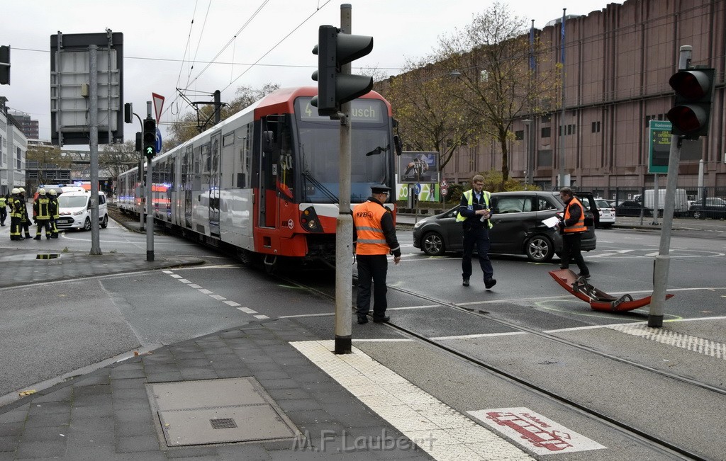 VU PKW KVB Bahn Koeln Deutz Deutz Muelheimerstr P12.JPG - Miklos Laubert